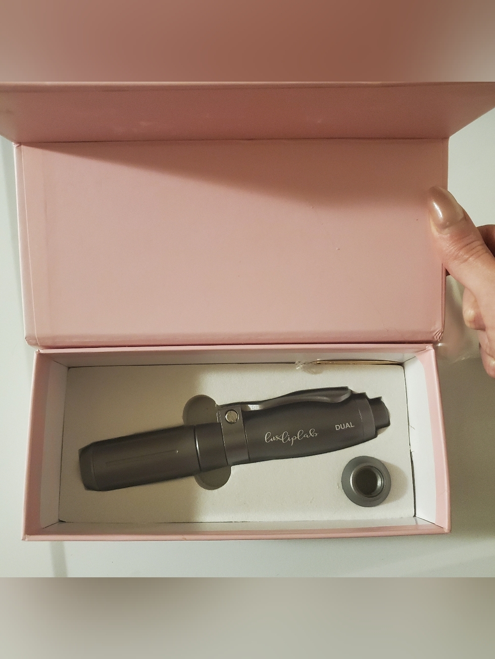 Hyaluron pen and ampoules